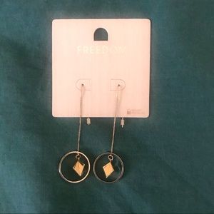 Geometric dangling earring - 2 for 15!⚡️